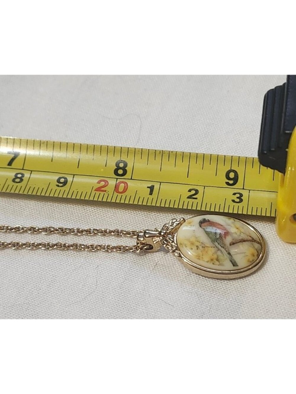 Whiting & Davis Vintage Gold Tone Necklace Porcelain Bird Pendant - Picture 8 of 8